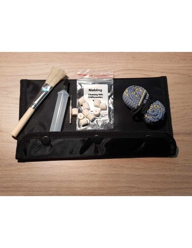 KIT NETTOYAGE POCHETTE NOIRE...