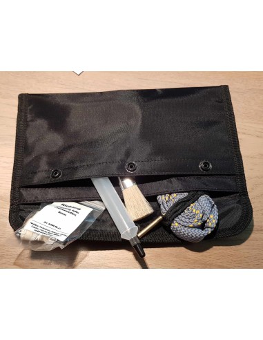 KIT NETTOYAGE POCHETTE NOIRE...